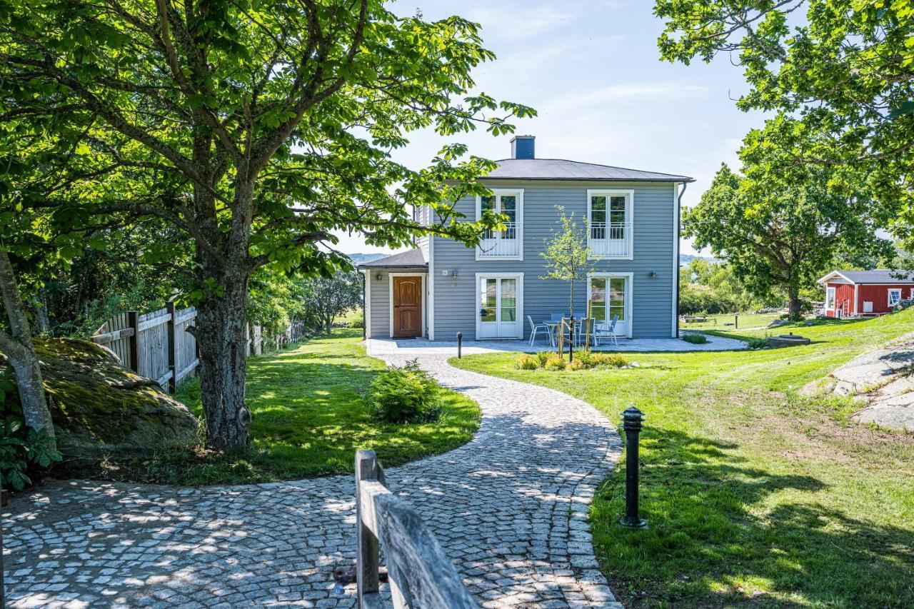 Exclusive Tranquil Villa By The Sea, Boat Available Drottningskär Exterior foto